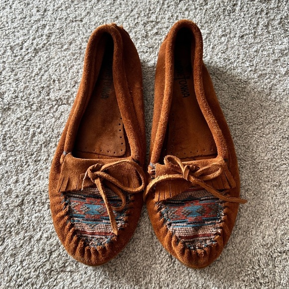 Minnetonka El Paso II Brown Suede Embroidered Women’s 9.5 Moccasins Southwest - Picture 1 of 5